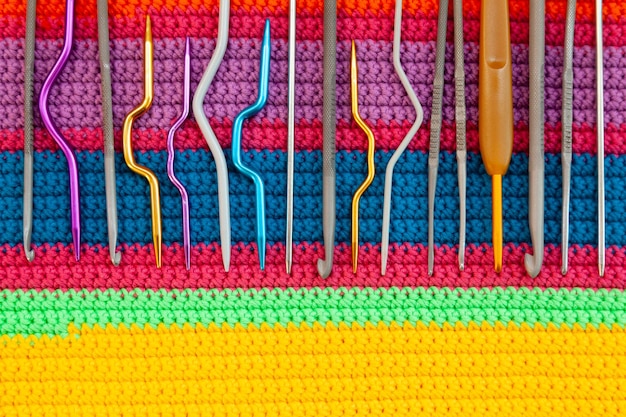 detaliu broderie colorată